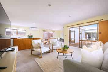 1/51A View Road, Henderson