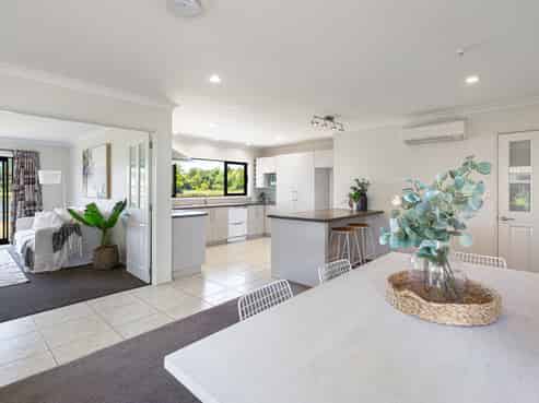 17 Uretara Drive, Katikati