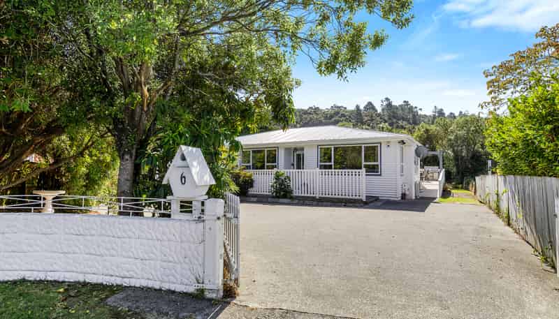 6 Kapuranga Grove, Stokes Valley