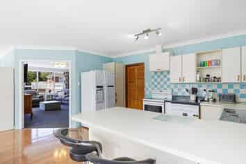 6 Kapuranga Grove, Stokes Valley