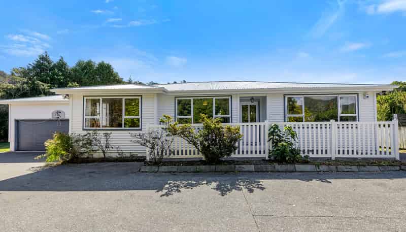 6 Kapuranga Grove, Stokes Valley