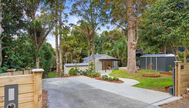 22 Hollywood Avenue, Titirangi