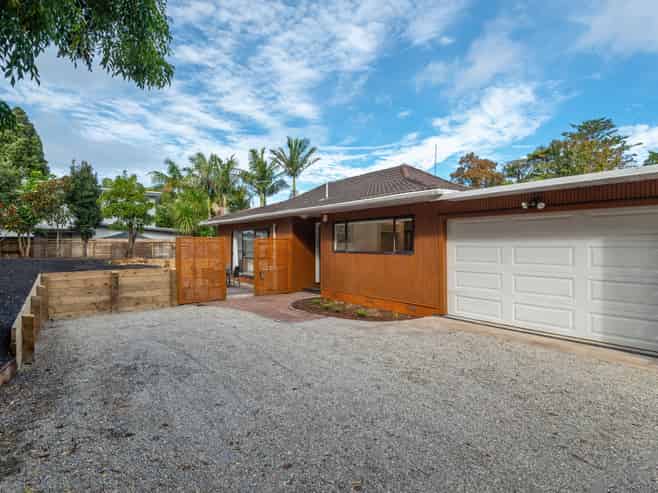 2/7 Tallington Crescent, Torbay