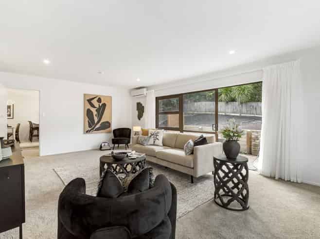 2/7 Tallington Crescent, Torbay