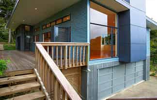 33 Crescent Road East, Ostend