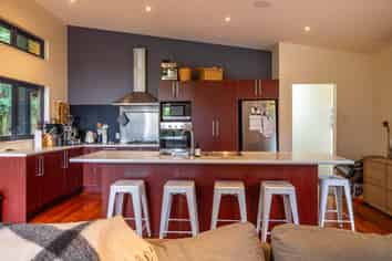 33 Crescent Road East, Ostend