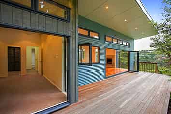 33 Crescent Road East, Ostend