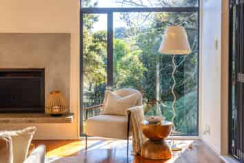 33 Crescent Road East, Ostend