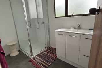 28 Hillside Cres, Leigh