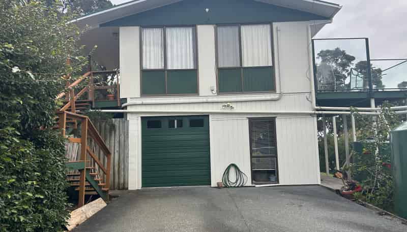 28 Hillside Cres, Leigh