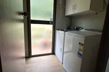 28 Hillside Cres, Leigh