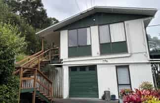 28 Hillside Cres, Leigh