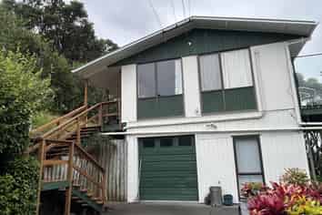 28 Hillside Cres, Leigh