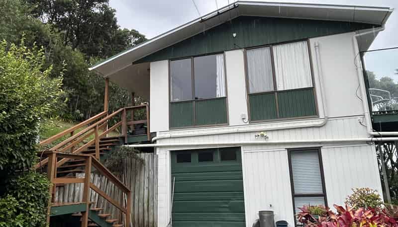 28 Hillside Cres, Leigh