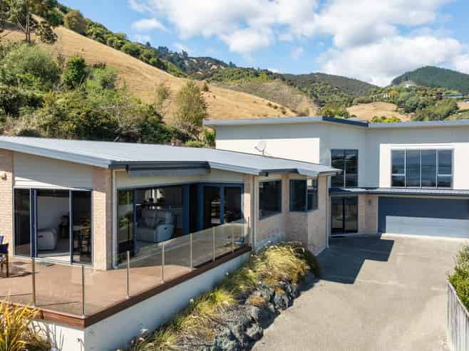 11 Rainbow Drive, Atawhai