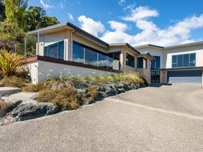 11 Rainbow Drive, Atawhai
