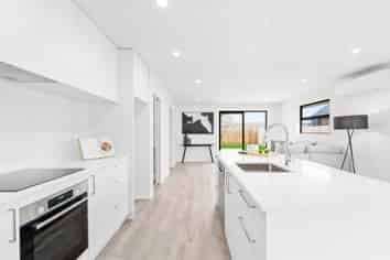 7 McCaw Road, LINCOLN