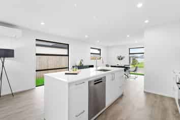 7 McCaw Road, LINCOLN