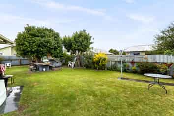 1045B Kauri Place, Mahora