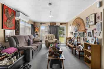 1045B Kauri Place, Mahora