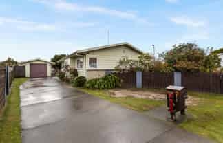 1045B Kauri Place, Mahora