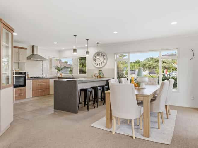 37 Tomika Crescent, Papamoa Beach