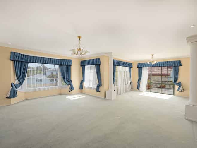 2/2 Hobie Court, West Harbour