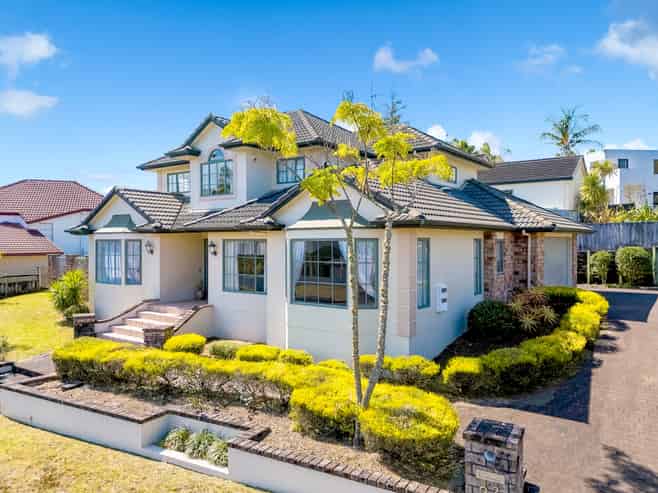 2/2 Hobie Court, West Harbour