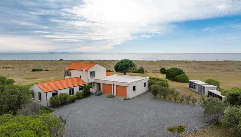 16 Hinepango Drive, Rarangi