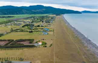 16 Hinepango Drive, Rarangi