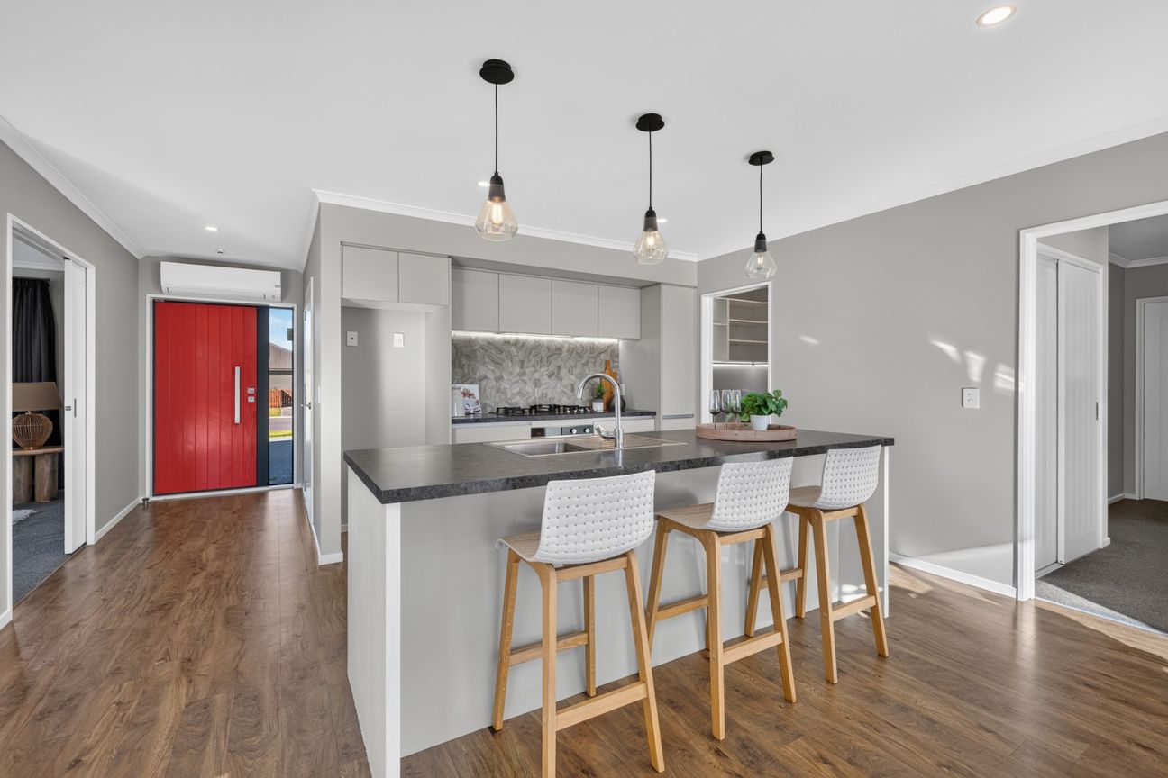 Available now - modern home, prime location - View 5