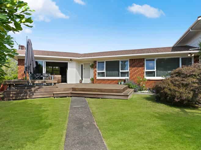 6 Eton Drive, Hillcrest