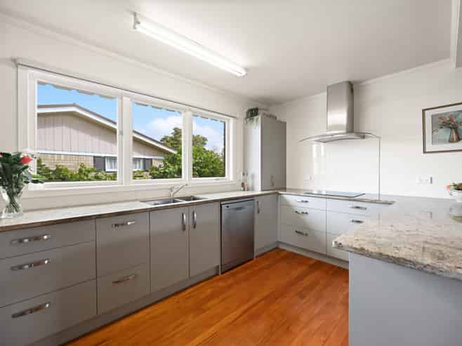 6 Eton Drive, Hillcrest