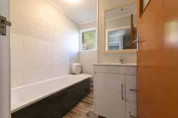 27 Highland Avenue, Titirangi