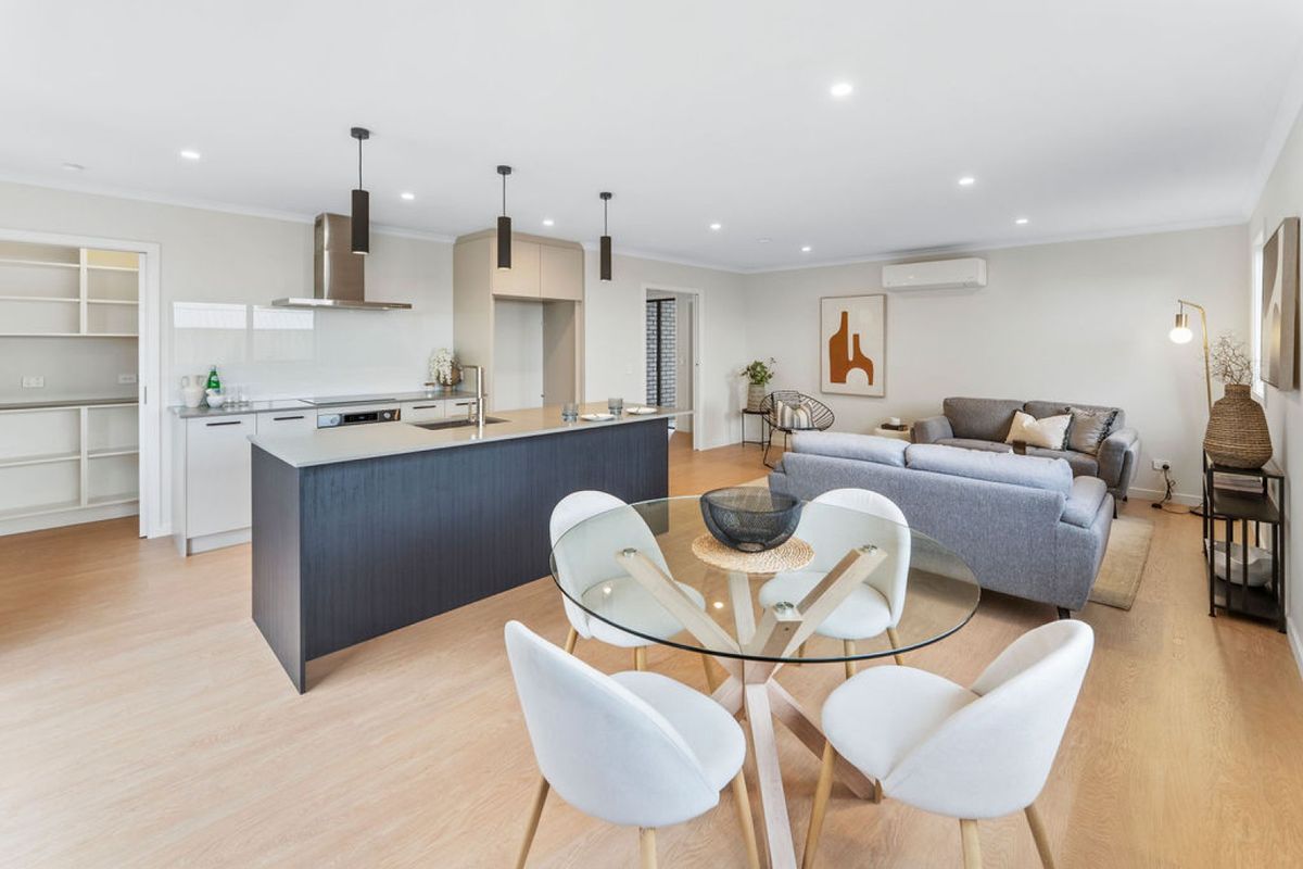 2 living, 3 Toilets, Family Wing: Ready to Move In - Więcej