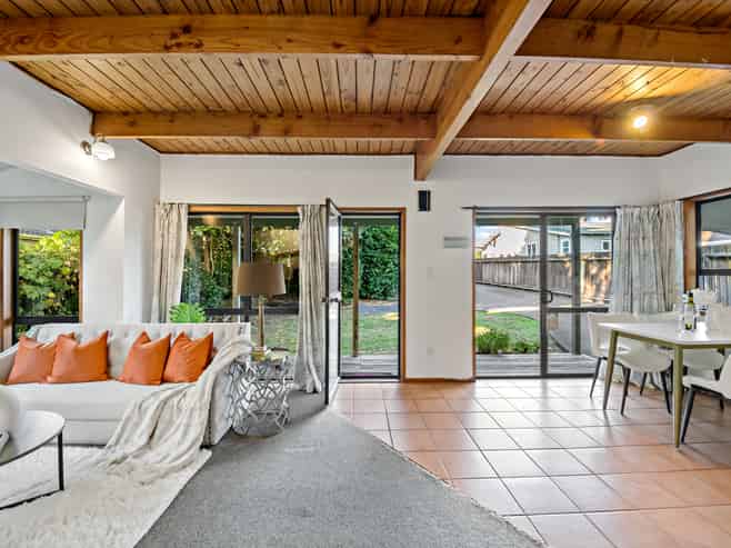 2/20 Brook Street, Milford