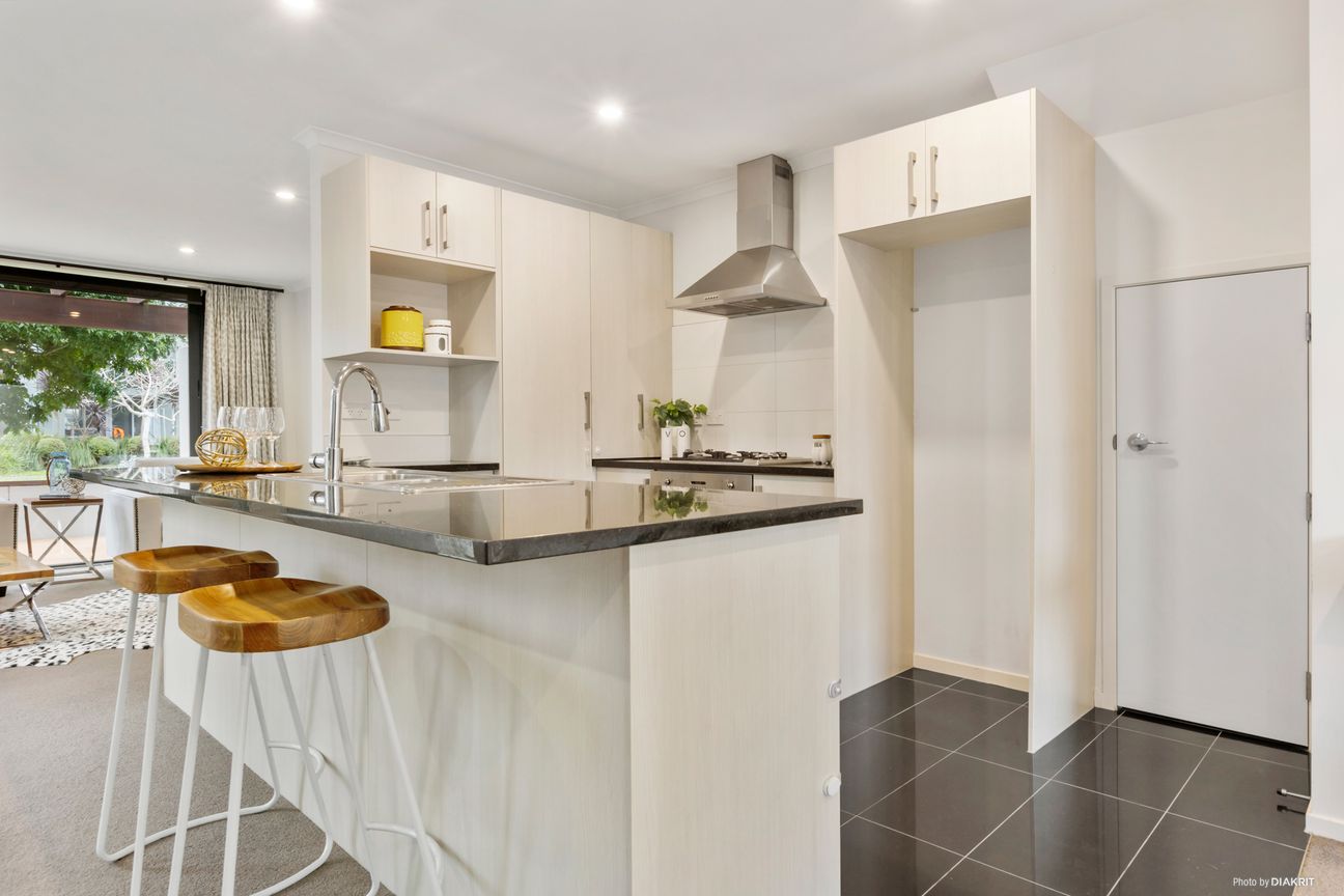 Family Space + Income Potential in Addison Park - Ansicht 5