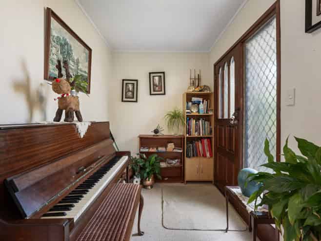 1/1A Clark Road, Pahurehure