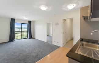 6e/17 Crown Lynn Place, New Lynn