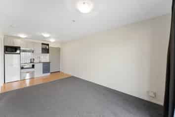 6e/17 Crown Lynn Place, New Lynn