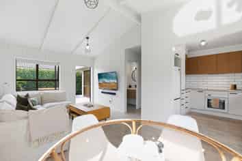 167 Fifteenth Avenue, Avenues