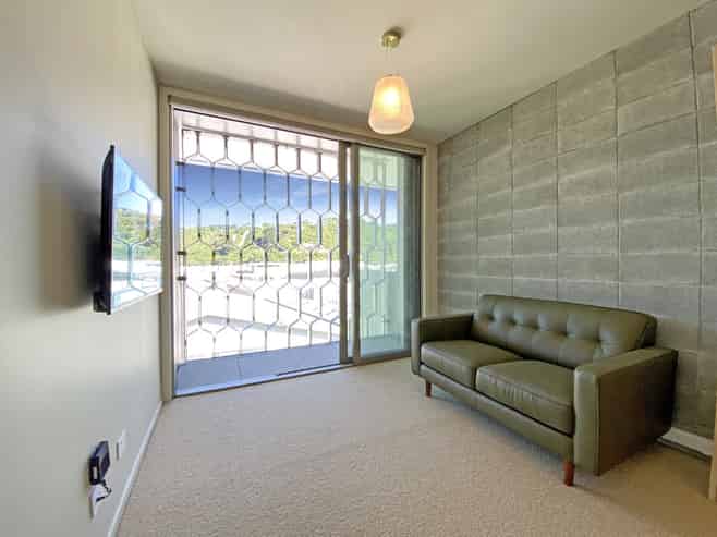 102A/2 Campbell Terrace, Petone