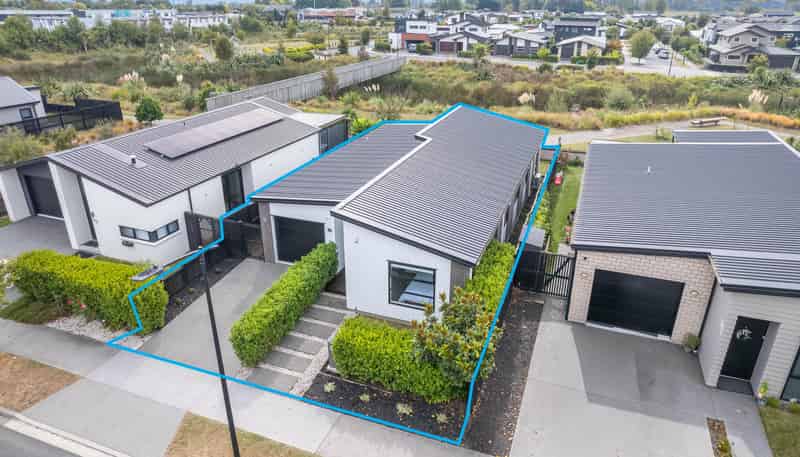 67 Probert Crescent, Chartwell