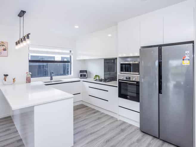 67 Probert Crescent, Chartwell