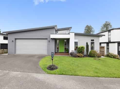 62F Grace Road, Avenues