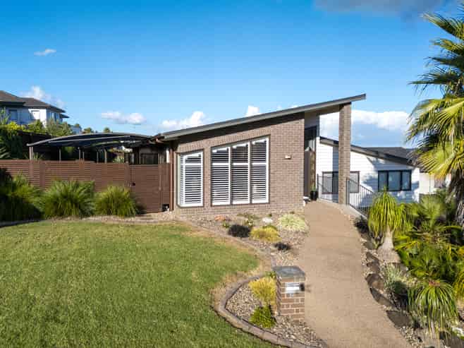 77 San Marino Drive West, Henderson