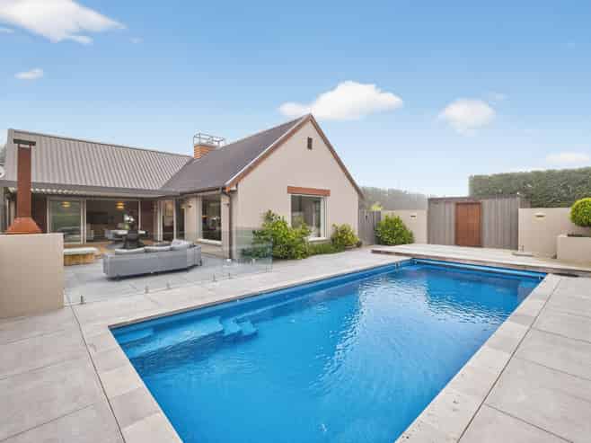 712 Highfield Road, Burnham