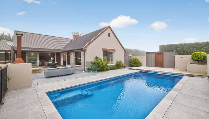 712 Highfield Road, Burnham