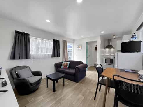 43A Tauhinu Road, Miramar