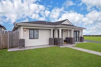 10 Poutawa Lane, Clarks Beach